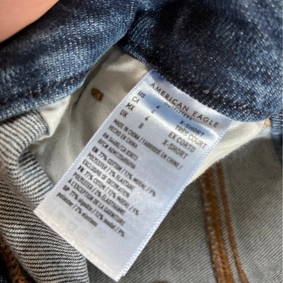 American Eagle Curvy Mom Jean - Picture 2 of 4